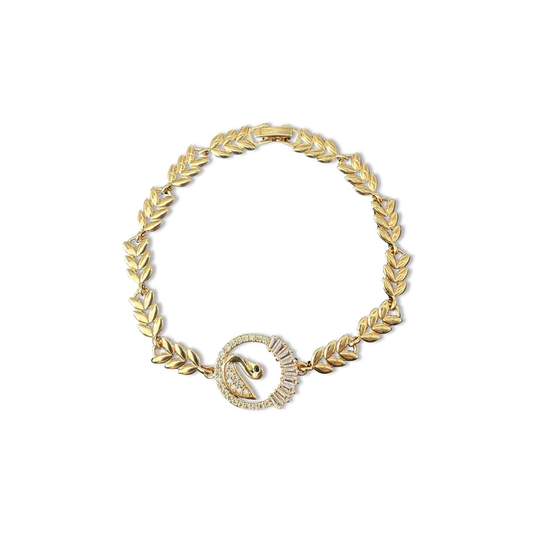 Graceful swan bracelet with sparkling crystal dazzle – Perfect for Both Formal and Casual Styles